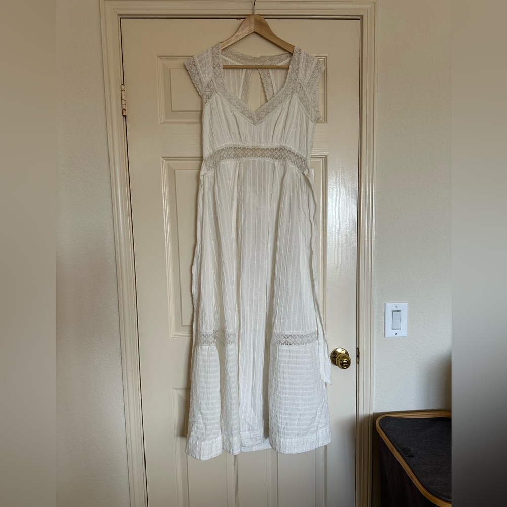 Free People Sweet Annie Midi Dress in Ivory. Size XS. Runs a little large.